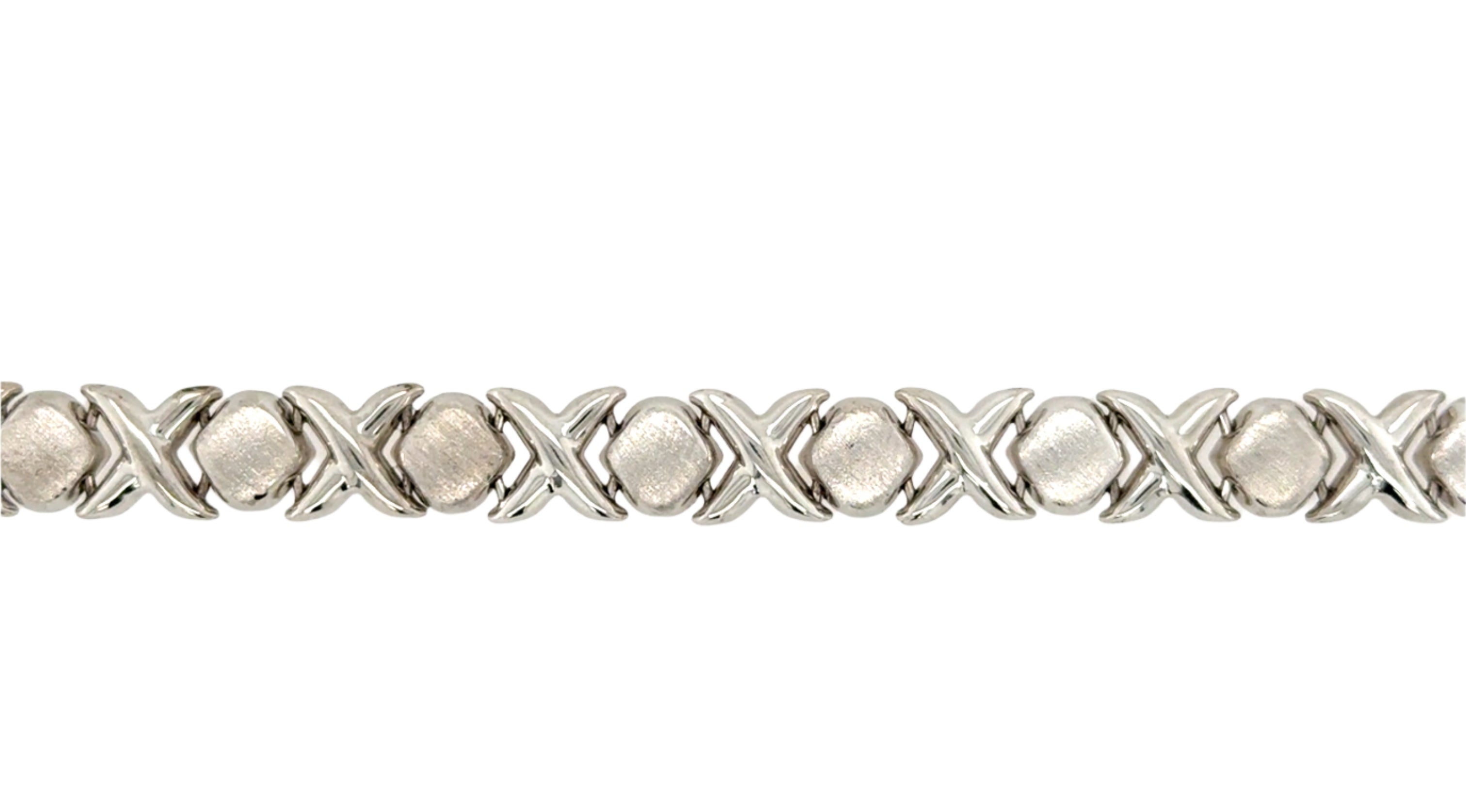 9ct White Gold 7 Inch Fancy Kiss Link Bracelet - 10.50g